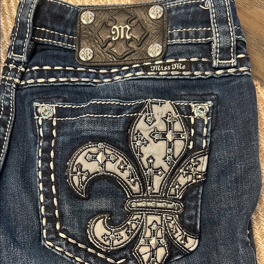 MISS ME⚜️Skinny JEANS Dark Blue Fleur-de-Lis & Crosses Size 30 JP5579S2 - Picture 4 of 14
